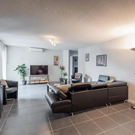 Le Filon D'or - 8 Persons With Pool And View